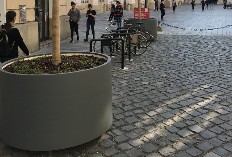 KVĚTINÁČE HAND MADE STORY_nozicky.jpg (401 KB)